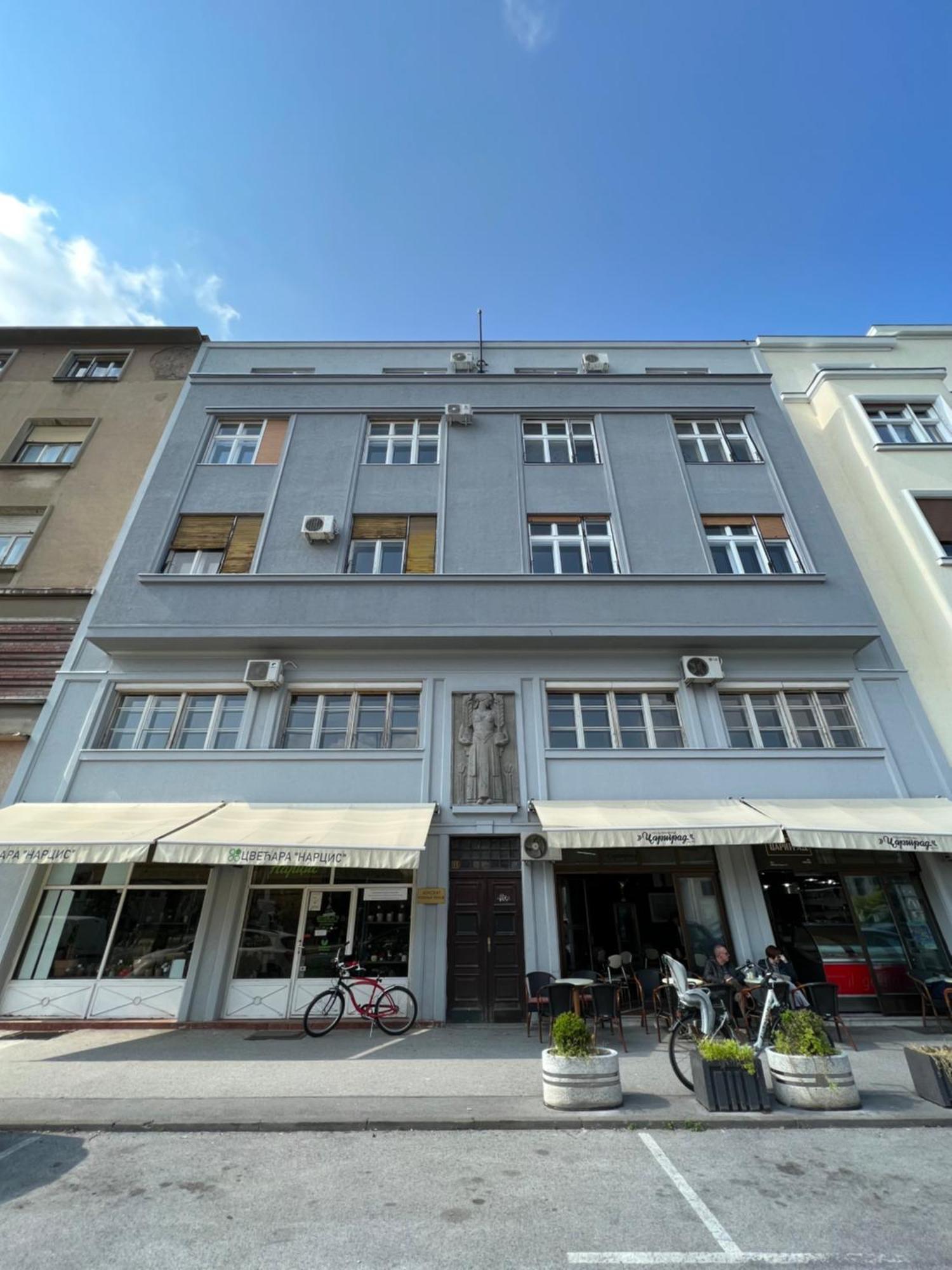 Center Lux Апартамент *